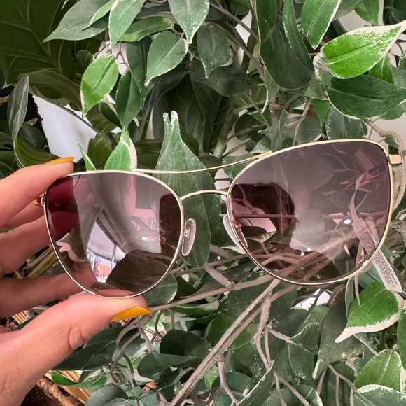 SALE💐LONGCHAMP aviator cat eye purple sunglasses ✨ - Picture 13 of 16